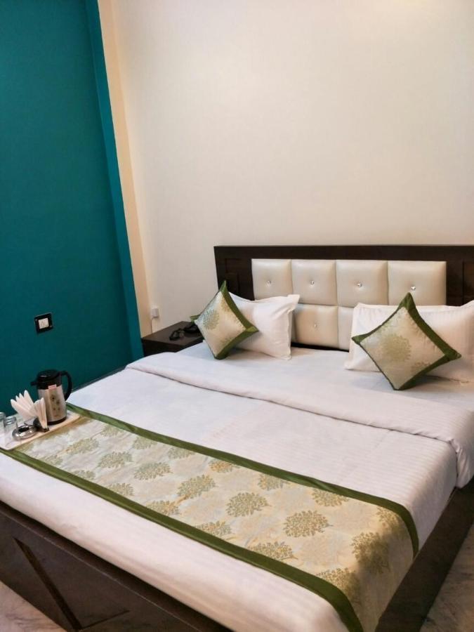 Surabhi Garden Inn Лакхнау Экстерьер фото